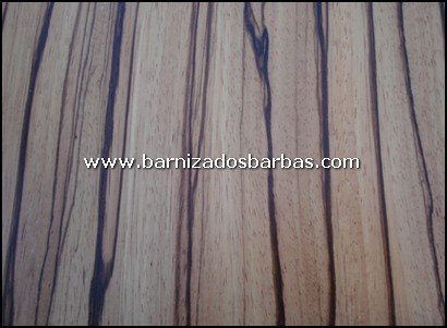 Barniz Poliuretano Brillo sobre Madera de Cebrano