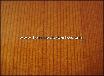 Barniz Poliuretano Satinado sobre Madera de Cedro al Natural