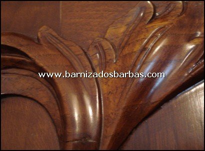 Barniz Poliuretano sobre Madera de Casta&ntilde;o Restaurada y Tintada